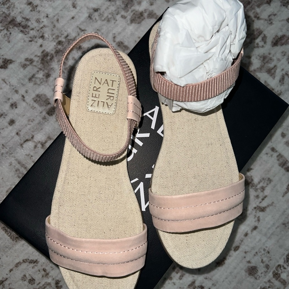 Naturalizer Women's 10M Sanya Sandals Slip On Ankle Strap Dusty Rose Open Toe